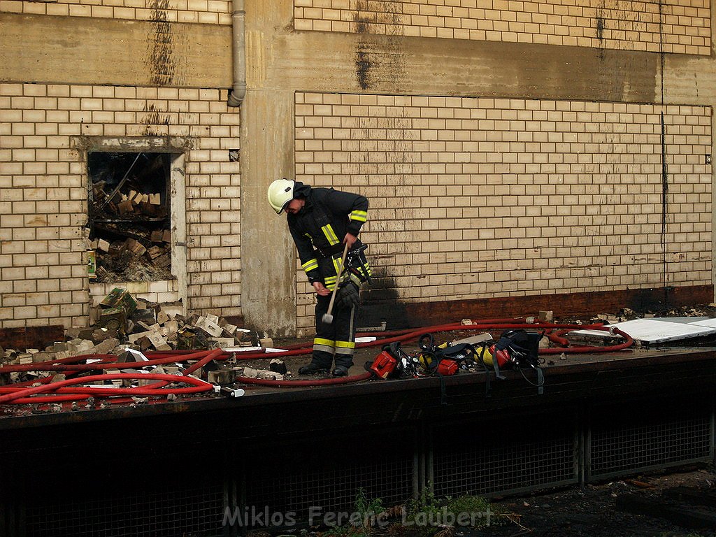 Grossbrand Halle auf dem Grossmarkt Koeln P799.JPG